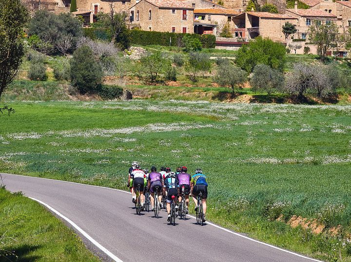 Pueblos, campos y caminos tranquilos
