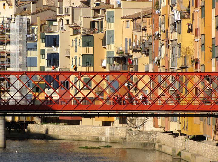 Casas del Onyar y paseos junto al río