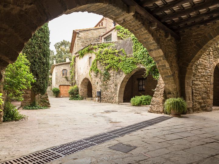 Monells