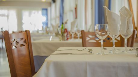 https://www.hotelmedes.com/resources/img/imgTxt/hotel-medes-restaurant-nova-web-S_1_4.jpg